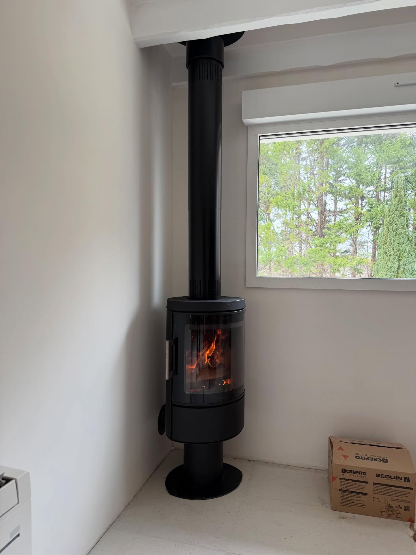 Installation d'un poêle à bois par L'atelier du Feu à Biarritz